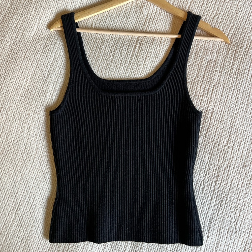 Black Rib Tank - Picture 3 of 3
